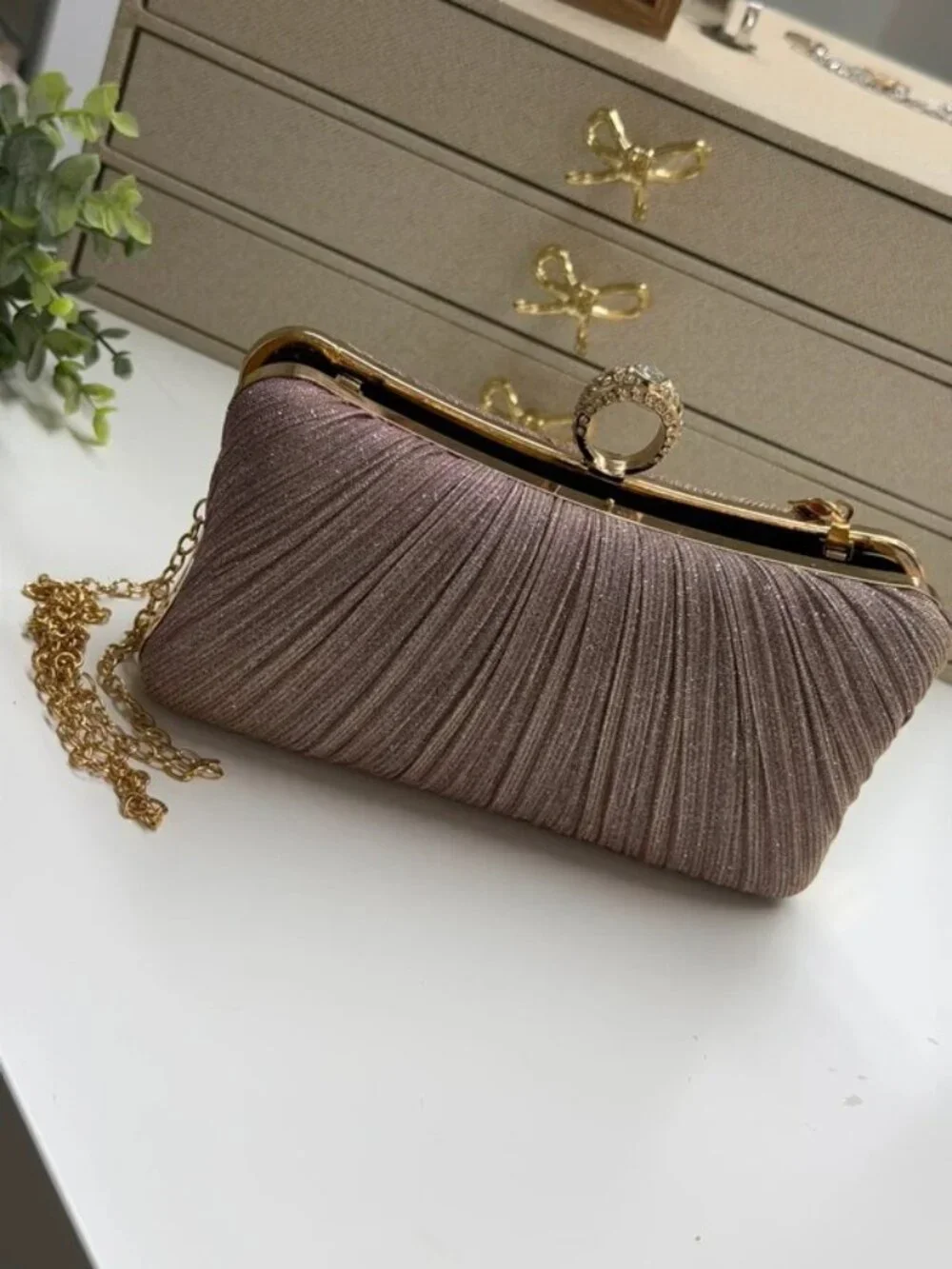 Elegant Glitter Pleated Ring-Clasp Clutch in Dusty Rose